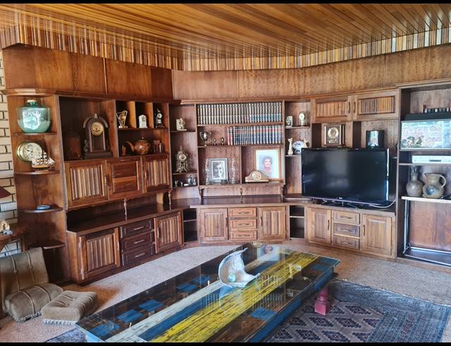 5 BEDROOM HOUSE FOR SALE IN KENLEAF